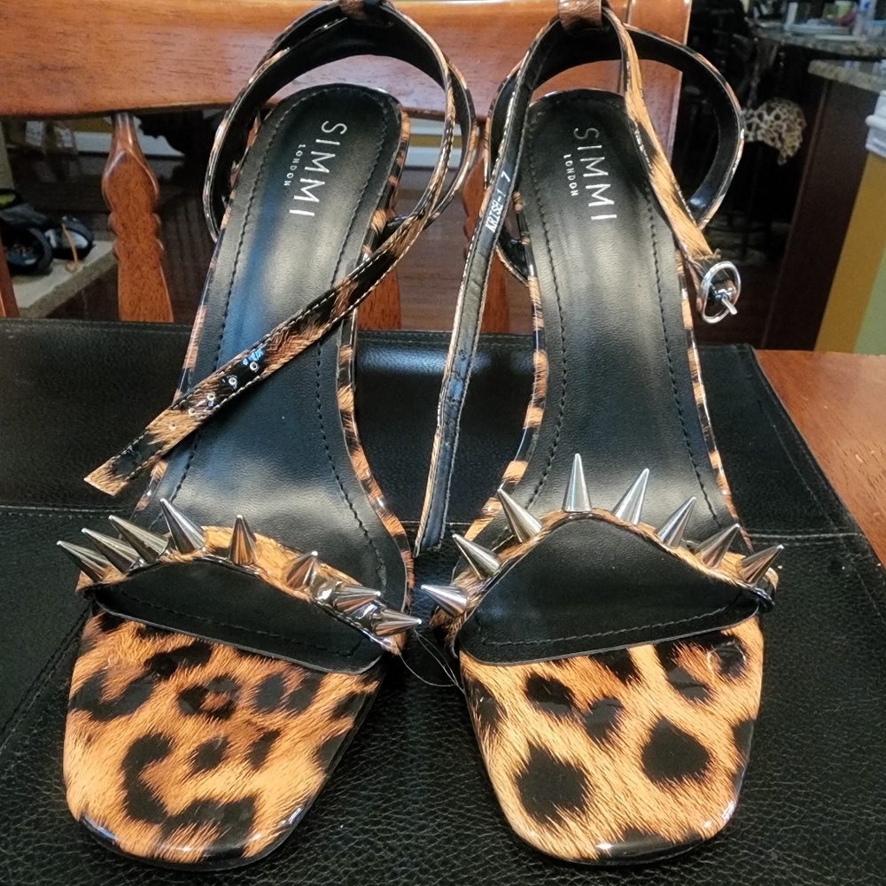 Dress shoes by SIMMI London - color name us Toni black PU